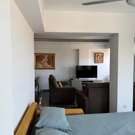 Nautica Luxe * 라르나카