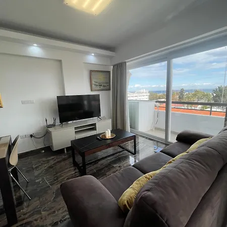 Apartment Nautica Luxe Larnaca