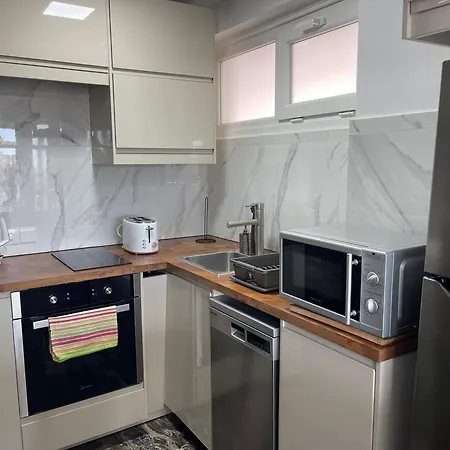 Nautica Luxe Lägenhet Larnaca