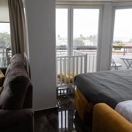 Nautica Luxe Апартаменти Ларнака