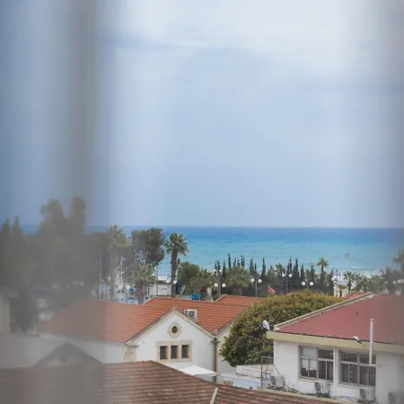 Nautica Luxe Апартаменти *